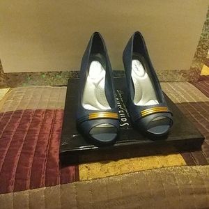 Dexflex Comfort 4 in. heel